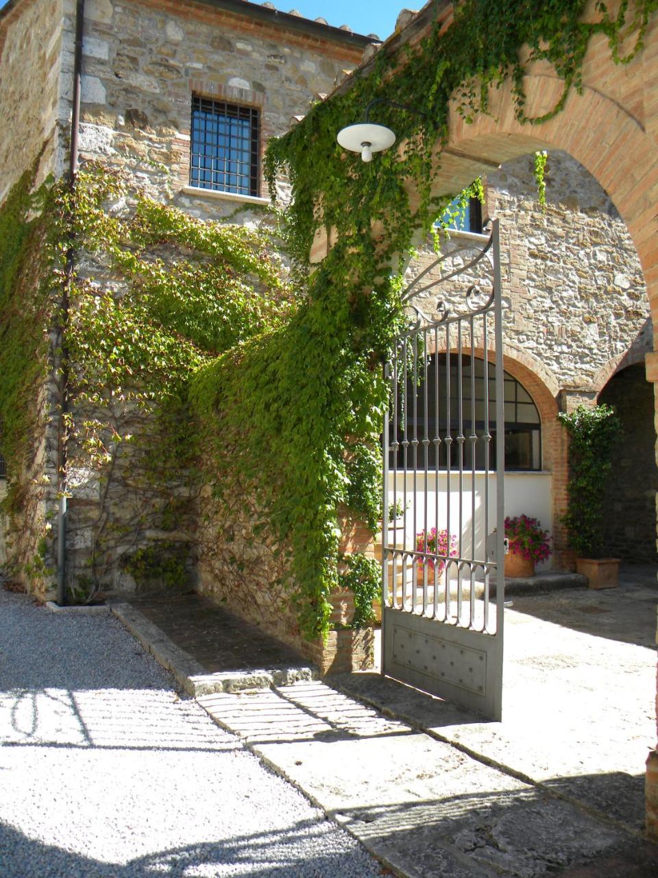 Agriturismo Tenuta Il Tasso Rapolano Terme Bagian luar foto